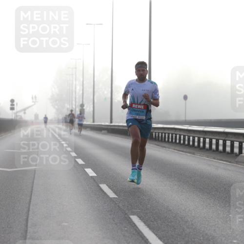 03.10.2026 - Köhlbrandbrückenlauf Jannik Wohlers http://msf.ph/oto/10703785 03.10.2026 09:11:23 Position 3 1063 meine-sportfotos.de
