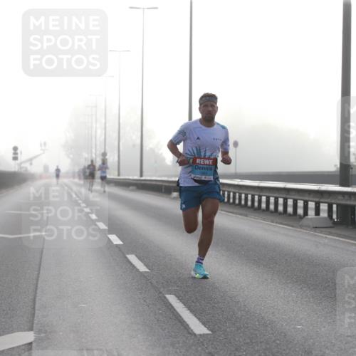 03.10.2026 - Köhlbrandbrückenlauf Jannik Wohlers http://msf.ph/oto/10703790 03.10.2026 09:11:23 Position 3 1063 meine-sportfotos.de