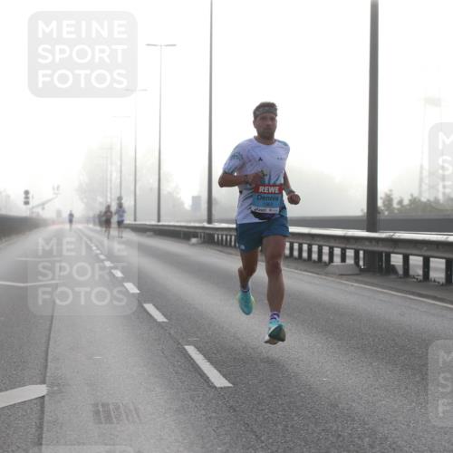 03.10.2026 - Köhlbrandbrückenlauf Jannik Wohlers http://msf.ph/oto/10703792 03.10.2026 09:11:24 Position 3 1063 meine-sportfotos.de
