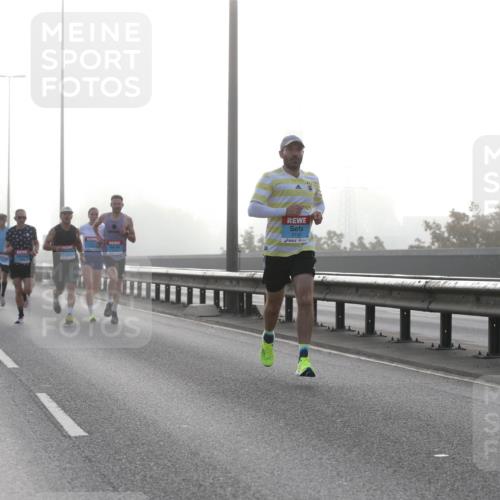 03.10.2026 - Köhlbrandbrückenlauf Jannik Wohlers http://msf.ph/oto/10703813 03.10.2026 09:11:50 Position 3 2120, 33 meine-sportfotos.de
