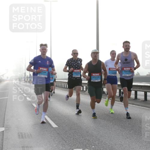 03.10.2026 - Köhlbrandbrückenlauf Jannik Wohlers http://msf.ph/oto/10703825 03.10.2026 09:11:53 Position 3 2172, 1599, 2107 meine-sportfotos.de