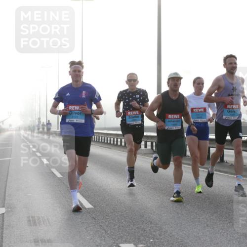 03.10.2026 - Köhlbrandbrückenlauf Jannik Wohlers http://msf.ph/oto/10703829 03.10.2026 09:11:53 Position 3 2172, 1599, 3849, 2107 meine-sportfotos.de