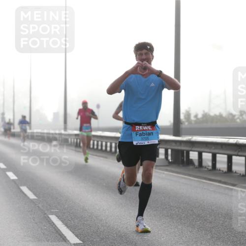 03.10.2026 - Köhlbrandbrückenlauf Jannik Wohlers http://msf.ph/oto/10703837 03.10.2026 09:11:55 Position 3 3705 meine-sportfotos.de
