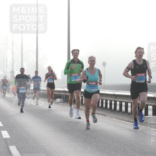 03.10.2026 - Köhlbrandbrückenlauf Jannik Wohlers http://msf.ph/oto/10703890 03.10.2026 09:12:40 Position 3 3801, 2124 meine-sportfotos.de
