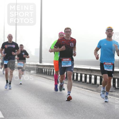 03.10.2026 - Köhlbrandbrückenlauf Jannik Wohlers http://msf.ph/oto/10703919 03.10.2026 09:12:56 Position 3 2, 1097, 1260 meine-sportfotos.de