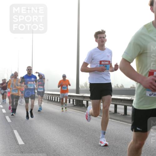 03.10.2026 - Köhlbrandbrückenlauf Jannik Wohlers http://msf.ph/oto/10703952 03.10.2026 09:13:10 Position 3 166 meine-sportfotos.de