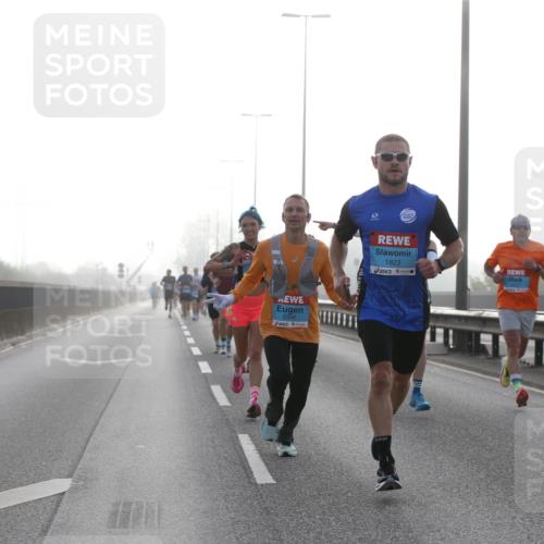 03.10.2026 - Köhlbrandbrückenlauf Jannik Wohlers http://msf.ph/oto/10703963 03.10.2026 09:13:12 Position 3 2356, 1823 meine-sportfotos.de