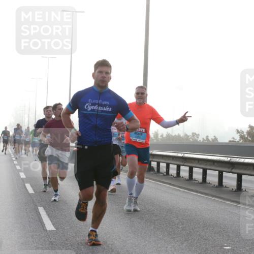 03.10.2026 - Köhlbrandbrückenlauf Jannik Wohlers http://msf.ph/oto/10703982 03.10.2026 09:13:15 Position 3 2355, 33 meine-sportfotos.de
