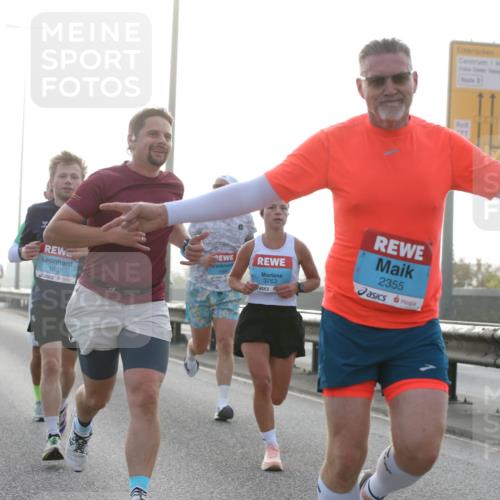 03.10.2026 - Köhlbrandbrückenlauf Jannik Wohlers http://msf.ph/oto/10703992 03.10.2026 09:13:17 Position 3 1007, 3763, 2355 meine-sportfotos.de