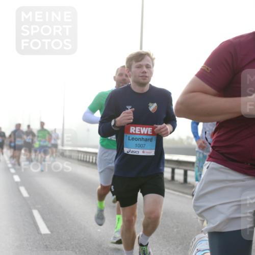 03.10.2026 - Köhlbrandbrückenlauf Jannik Wohlers http://msf.ph/oto/10703997 03.10.2026 09:13:18 Position 3 1007, 5, 3763 meine-sportfotos.de