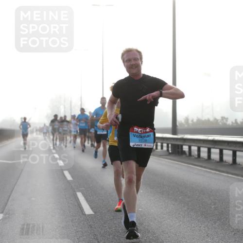 03.10.2026 - Köhlbrandbrückenlauf Jannik Wohlers http://msf.ph/oto/10704035 03.10.2026 09:13:29 Position 3 2208 meine-sportfotos.de