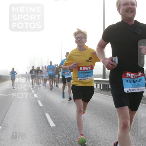 03.10.2026 - Köhlbrandbrückenlauf Jannik Wohlers http://msf.ph/oto/10704040 03.10.2026 09:13:29 Position 3 1296, 2208 meine-sportfotos.de