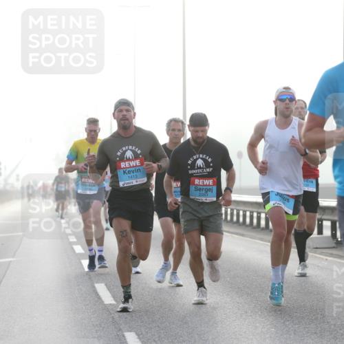03.10.2026 - Köhlbrandbrückenlauf Jannik Wohlers http://msf.ph/oto/10704068 03.10.2026 09:13:35 Position 3 1413, 379, 2283, 1, 198, 2175 meine-sportfotos.de