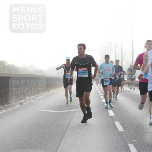 03.10.2026 - Köhlbrandbrückenlauf Jannik Wohlers http://msf.ph/oto/10704116 03.10.2026 09:13:45 Position 3 2219, 2195 meine-sportfotos.de