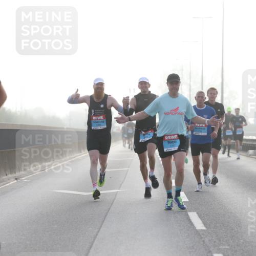03.10.2026 - Köhlbrandbrückenlauf Jannik Wohlers http://msf.ph/oto/10704123 03.10.2026 09:13:47 Position 3 2219, 1, 1392, 1397 meine-sportfotos.de