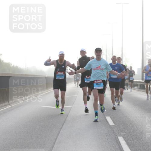 03.10.2026 - Köhlbrandbrückenlauf Jannik Wohlers http://msf.ph/oto/10704132 03.10.2026 09:13:48 Position 3 1392, 1397 meine-sportfotos.de