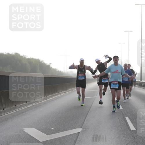 03.10.2026 - Köhlbrandbrückenlauf Jannik Wohlers http://msf.ph/oto/10704134 03.10.2026 09:13:48 Position 3  meine-sportfotos.de