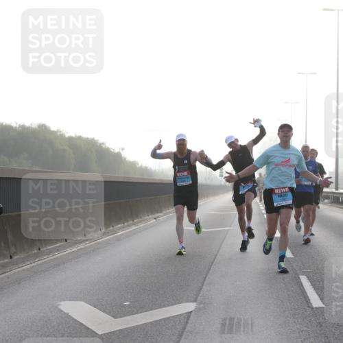 03.10.2026 - Köhlbrandbrückenlauf Jannik Wohlers http://msf.ph/oto/10704141 03.10.2026 09:13:48 Position 3  meine-sportfotos.de
