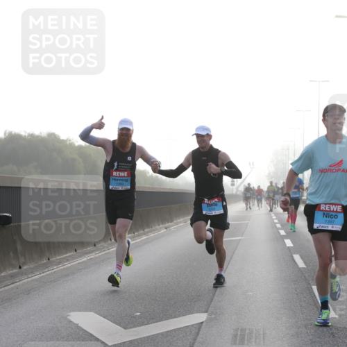 03.10.2026 - Köhlbrandbrückenlauf Jannik Wohlers http://msf.ph/oto/10704151 03.10.2026 09:13:50 Position 3 1392, 2126, 1397 meine-sportfotos.de