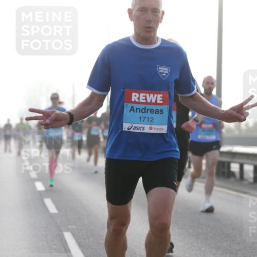03.10.2026 - Köhlbrandbrückenlauf Jannik Wohlers http://msf.ph/oto/10704169 03.10.2026 09:13:52 Position 3 1712 meine-sportfotos.de