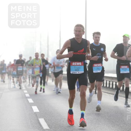 03.10.2026 - Köhlbrandbrückenlauf Jannik Wohlers http://msf.ph/oto/10704191 03.10.2026 09:13:56 Position 3 3836, 3769, 2235 meine-sportfotos.de