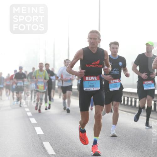 03.10.2026 - Köhlbrandbrückenlauf Jannik Wohlers http://msf.ph/oto/10704193 03.10.2026 09:13:56 Position 3 3836, 3769, 2235 meine-sportfotos.de
