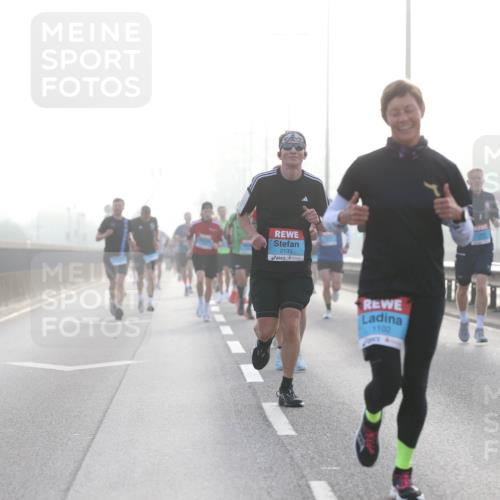 03.10.2026 - Köhlbrandbrückenlauf Jannik Wohlers http://msf.ph/oto/10704232 03.10.2026 09:14:03 Position 3 2133, 1102 meine-sportfotos.de