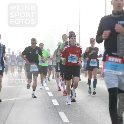 03.10.2026 - Köhlbrandbrückenlauf Jannik Wohlers http://msf.ph/oto/10704252 03.10.2026 09:14:08 Position 3 1264, 2309, 1553, 1327 meine-sportfotos.de