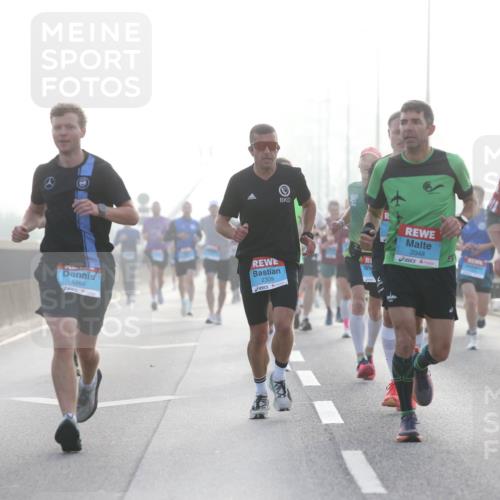 03.10.2026 - Köhlbrandbrückenlauf Jannik Wohlers http://msf.ph/oto/10704260 03.10.2026 09:14:09 Position 3 1264, 2309, 2048, 1553 meine-sportfotos.de