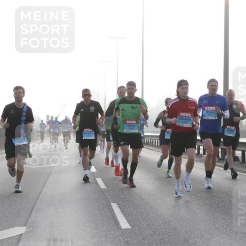 03.10.2026 - Köhlbrandbrückenlauf Jannik Wohlers http://msf.ph/oto/10704267 03.10.2026 09:14:10 Position 3 2048, 1553, 1515 meine-sportfotos.de