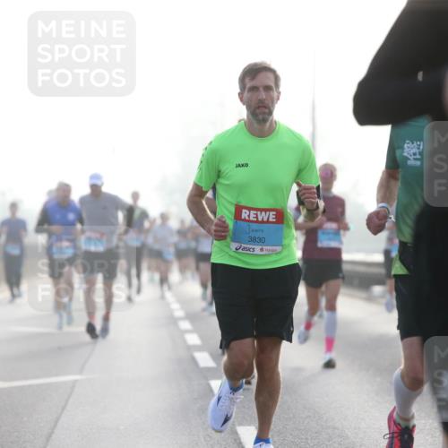 03.10.2026 - Köhlbrandbrückenlauf Jannik Wohlers http://msf.ph/oto/10704282 03.10.2026 09:14:13 Position 3 3830 meine-sportfotos.de