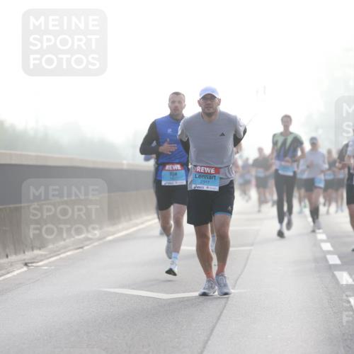 03.10.2026 - Köhlbrandbrückenlauf Jannik Wohlers http://msf.ph/oto/10704293 03.10.2026 09:14:16 Position 3 2317, 2203 meine-sportfotos.de