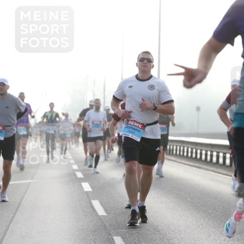 03.10.2026 - Köhlbrandbrückenlauf Jannik Wohlers http://msf.ph/oto/10704297 03.10.2026 09:14:18 Position 3 2317, 2203, 1129 meine-sportfotos.de