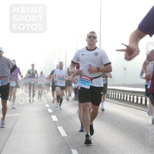 03.10.2026 - Köhlbrandbrückenlauf Jannik Wohlers http://msf.ph/oto/10704300 03.10.2026 09:14:18 Position 3 2317, 2203, 1129 meine-sportfotos.de