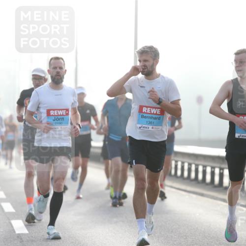03.10.2026 - Köhlbrandbrückenlauf Jannik Wohlers http://msf.ph/oto/10704310 03.10.2026 09:14:21 Position 3 2190, 1361, 1360 meine-sportfotos.de