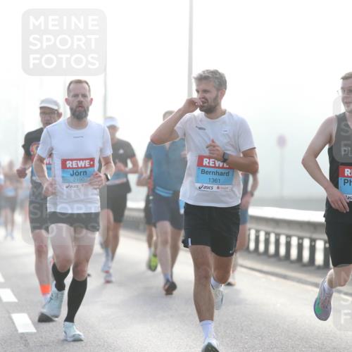 03.10.2026 - Köhlbrandbrückenlauf Jannik Wohlers http://msf.ph/oto/10704312 03.10.2026 09:14:21 Position 3 2190, 1361, 1360 meine-sportfotos.de