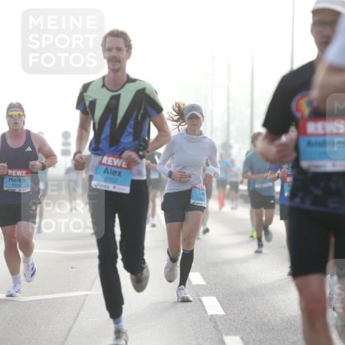 03.10.2026 - Köhlbrandbrückenlauf Jannik Wohlers http://msf.ph/oto/10704329 03.10.2026 09:14:24 Position 3 2352, 1234, 2216 meine-sportfotos.de