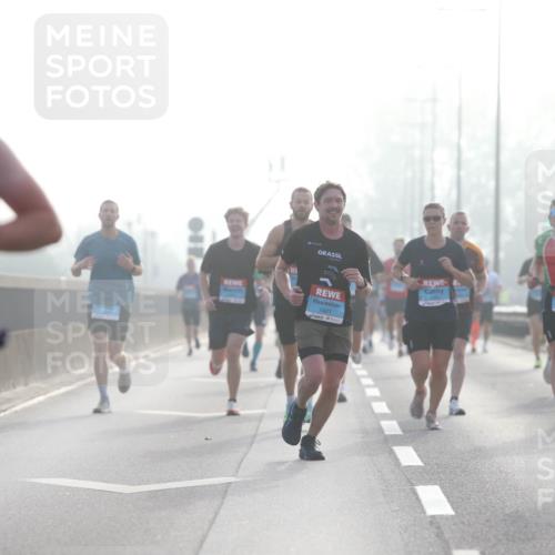 03.10.2026 - Köhlbrandbrückenlauf Jannik Wohlers http://msf.ph/oto/10704338 03.10.2026 09:14:27 Position 3 1421 meine-sportfotos.de