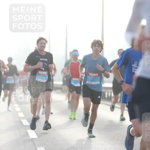 03.10.2026 - Köhlbrandbrückenlauf Jannik Wohlers http://msf.ph/oto/10704346 03.10.2026 09:14:28 Position 3 3844 meine-sportfotos.de