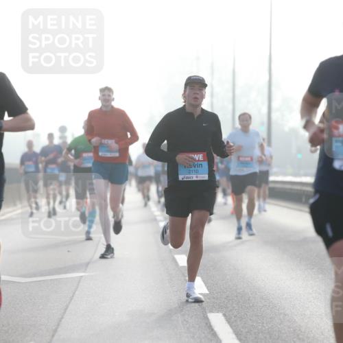 03.10.2026 - Köhlbrandbrückenlauf Jannik Wohlers http://msf.ph/oto/10704359 03.10.2026 09:14:34 Position 3 7, 2044, 2110 meine-sportfotos.de