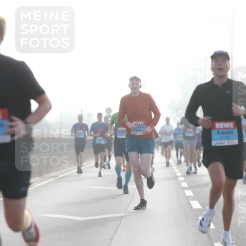 03.10.2026 - Köhlbrandbrückenlauf Jannik Wohlers http://msf.ph/oto/10704365 03.10.2026 09:14:34 Position 3 1008, 2110 meine-sportfotos.de