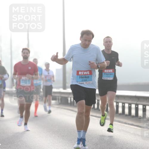 03.10.2026 - Köhlbrandbrückenlauf Jannik Wohlers http://msf.ph/oto/10704371 03.10.2026 09:14:39 Position 3 2164, 2151 meine-sportfotos.de