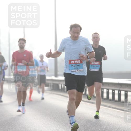 03.10.2026 - Köhlbrandbrückenlauf Jannik Wohlers http://msf.ph/oto/10704374 03.10.2026 09:14:39 Position 3 2164, 2151 meine-sportfotos.de