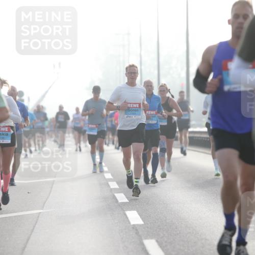 03.10.2026 - Köhlbrandbrückenlauf Jannik Wohlers http://msf.ph/oto/10704397 03.10.2026 09:14:46 Position 3 2239, 1101, 0000000 meine-sportfotos.de