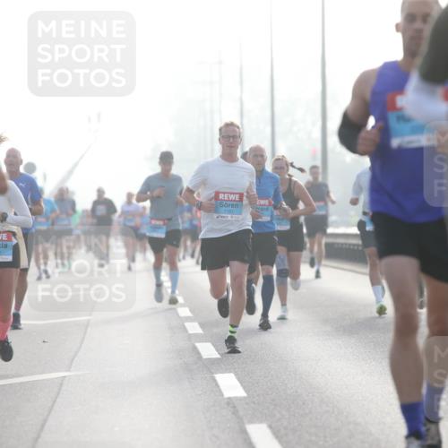 03.10.2026 - Köhlbrandbrückenlauf Jannik Wohlers http://msf.ph/oto/10704400 03.10.2026 09:14:46 Position 3 2239, 1101 meine-sportfotos.de