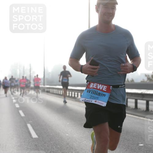 03.10.2026 - Köhlbrandbrückenlauf Jannik Wohlers http://msf.ph/oto/10704425 03.10.2026 09:14:57 Position 3 2225 meine-sportfotos.de