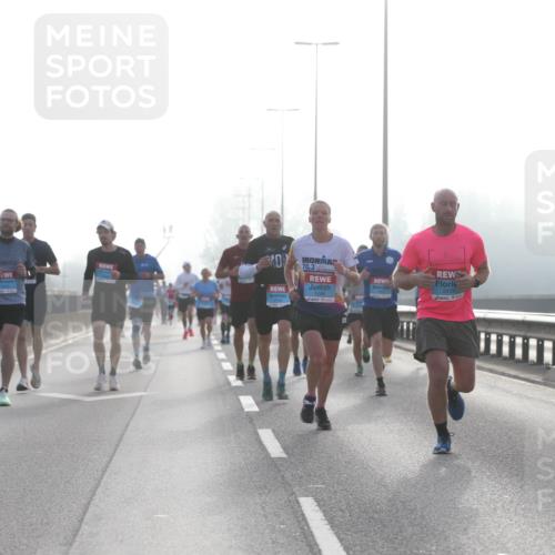 03.10.2026 - Köhlbrandbrückenlauf Jannik Wohlers http://msf.ph/oto/10704436 03.10.2026 09:15:02 Position 3 580, 4, 1262, 70, 3, 2275, 1, 1941 meine-sportfotos.de
