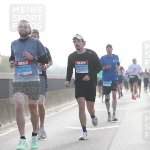 03.10.2026 - Köhlbrandbrückenlauf Jannik Wohlers http://msf.ph/oto/10704441 03.10.2026 09:15:04 Position 3 2137, 1262, 1355 meine-sportfotos.de