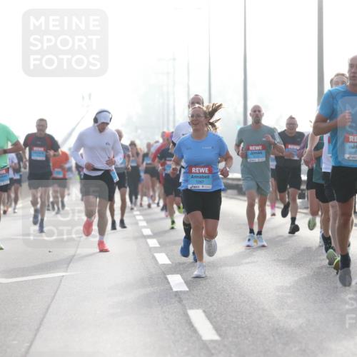 03.10.2026 - Köhlbrandbrückenlauf Jannik Wohlers http://msf.ph/oto/10704460 03.10.2026 09:15:09 Position 3 1267, 2333 meine-sportfotos.de