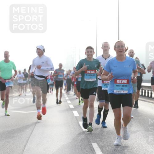 03.10.2026 - Köhlbrandbrückenlauf Jannik Wohlers http://msf.ph/oto/10704479 03.10.2026 09:15:12 Position 3 1227, 22, 1267, 3837 meine-sportfotos.de